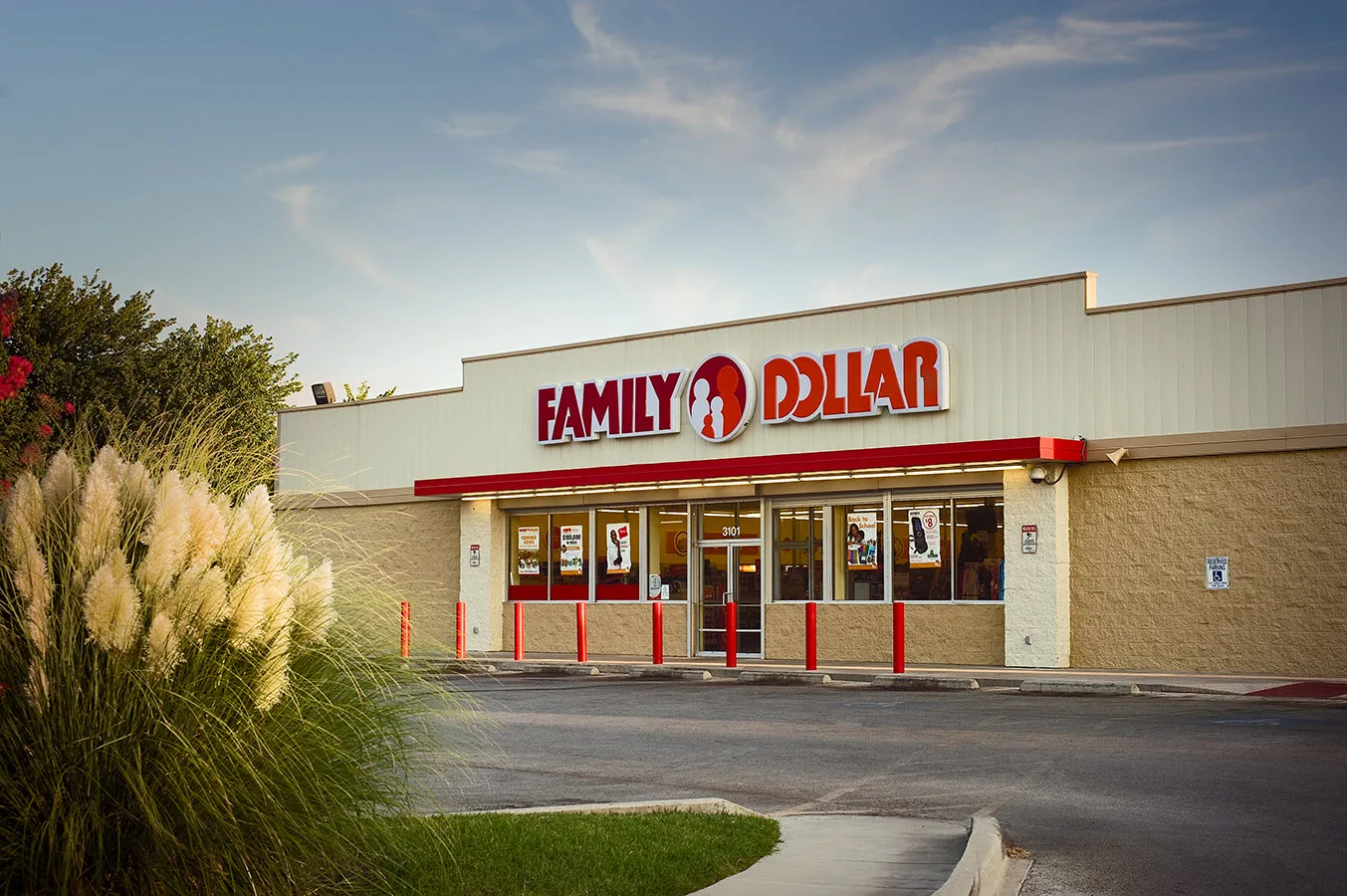 Family Dollar Voluntarily Recalls 301 Products, Including Tylenol and Advil, Across 23 States