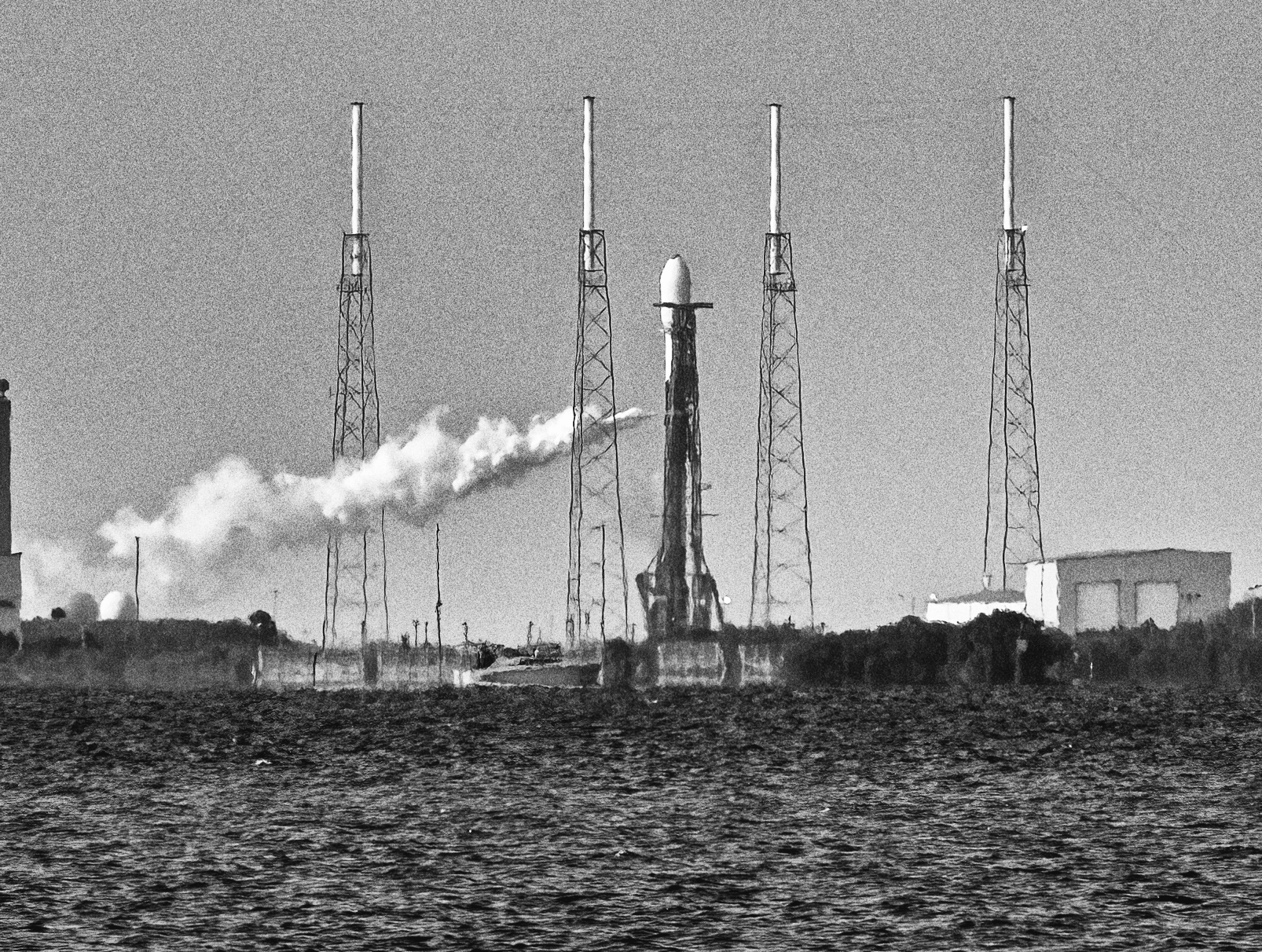 SpaceX Scrubs Starlink Launch, Reschedules to Sunday