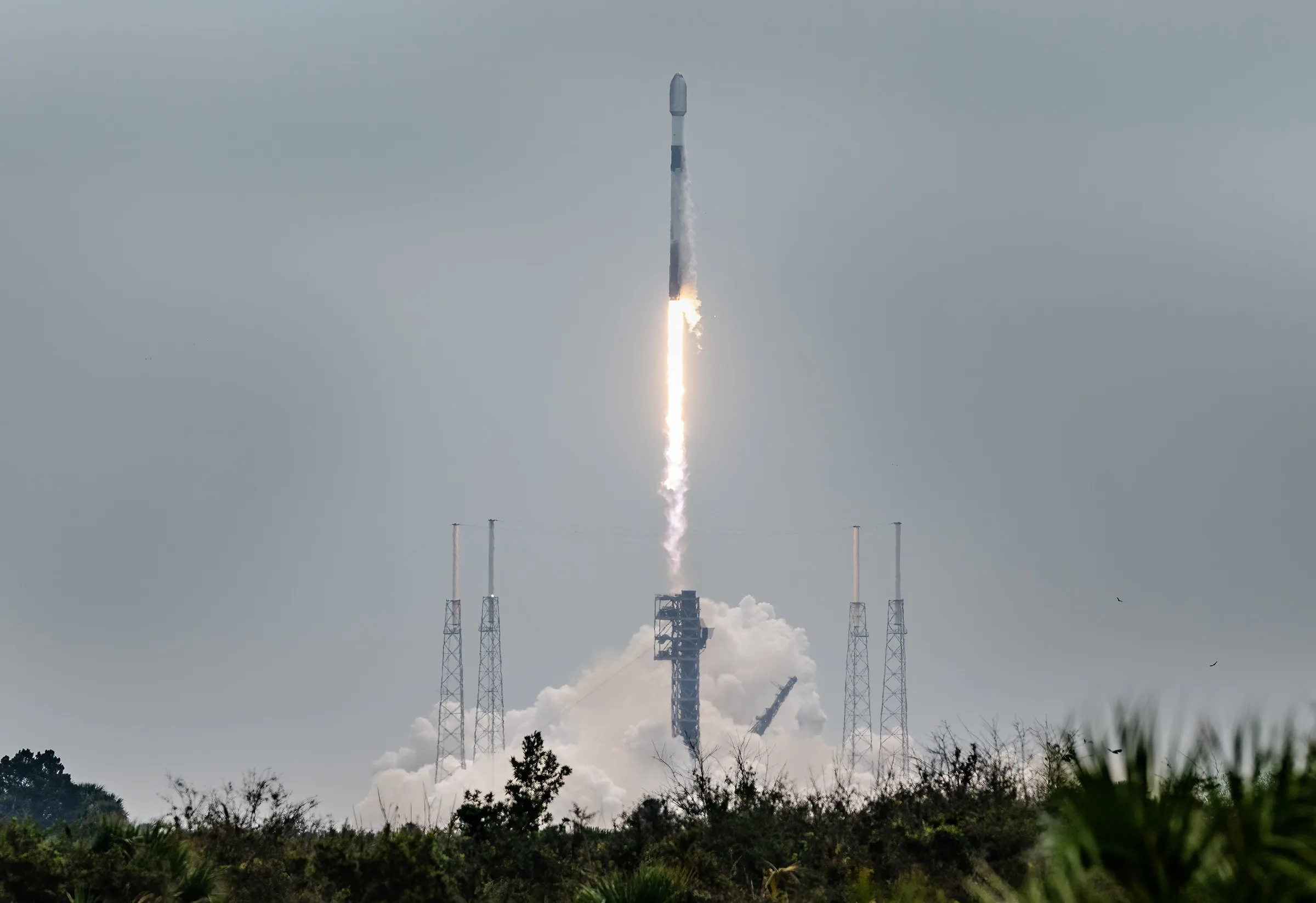 Starlink 6-40 Launches Into Nearly Overcast Skies