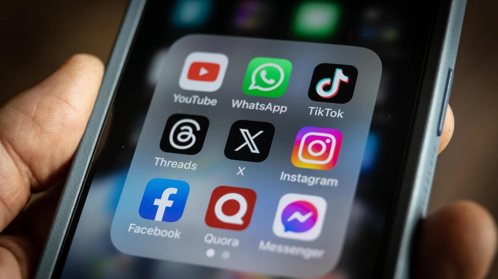 Florida Governor Signs Law Limiting Social Media Access for Minors