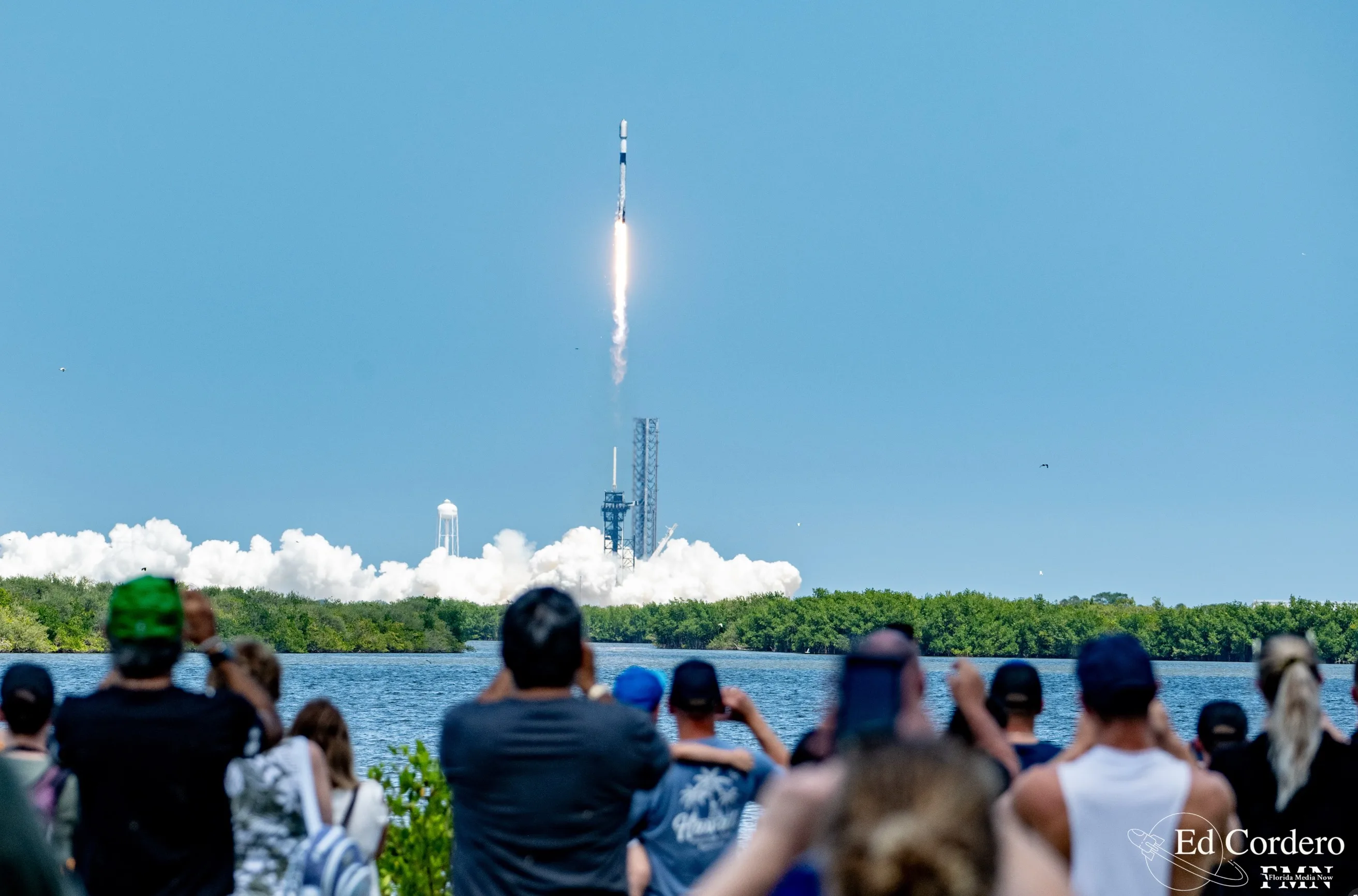 SpaceX Launches Starlink 6-56 From KSC
