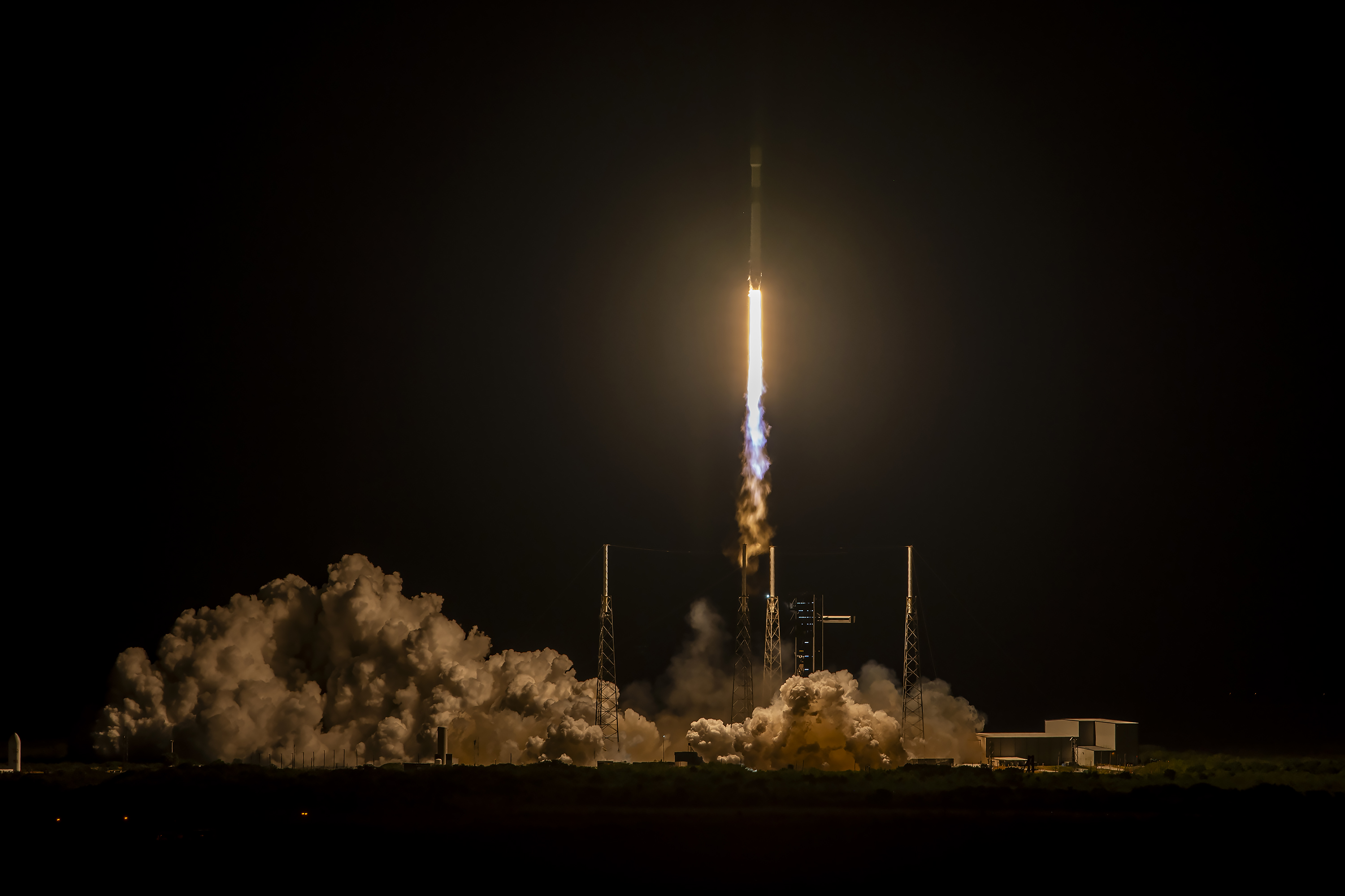 Launch Report: SpaceX Launches Falcon 9 and Starlink 12-1 Early Monday Morning