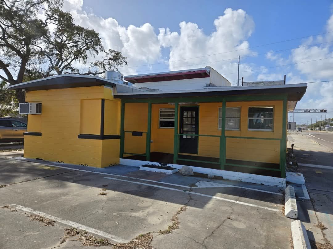 New Jamaican Restaurant, Pon Di River Jerk & Catering, Opens Friday in Titusville