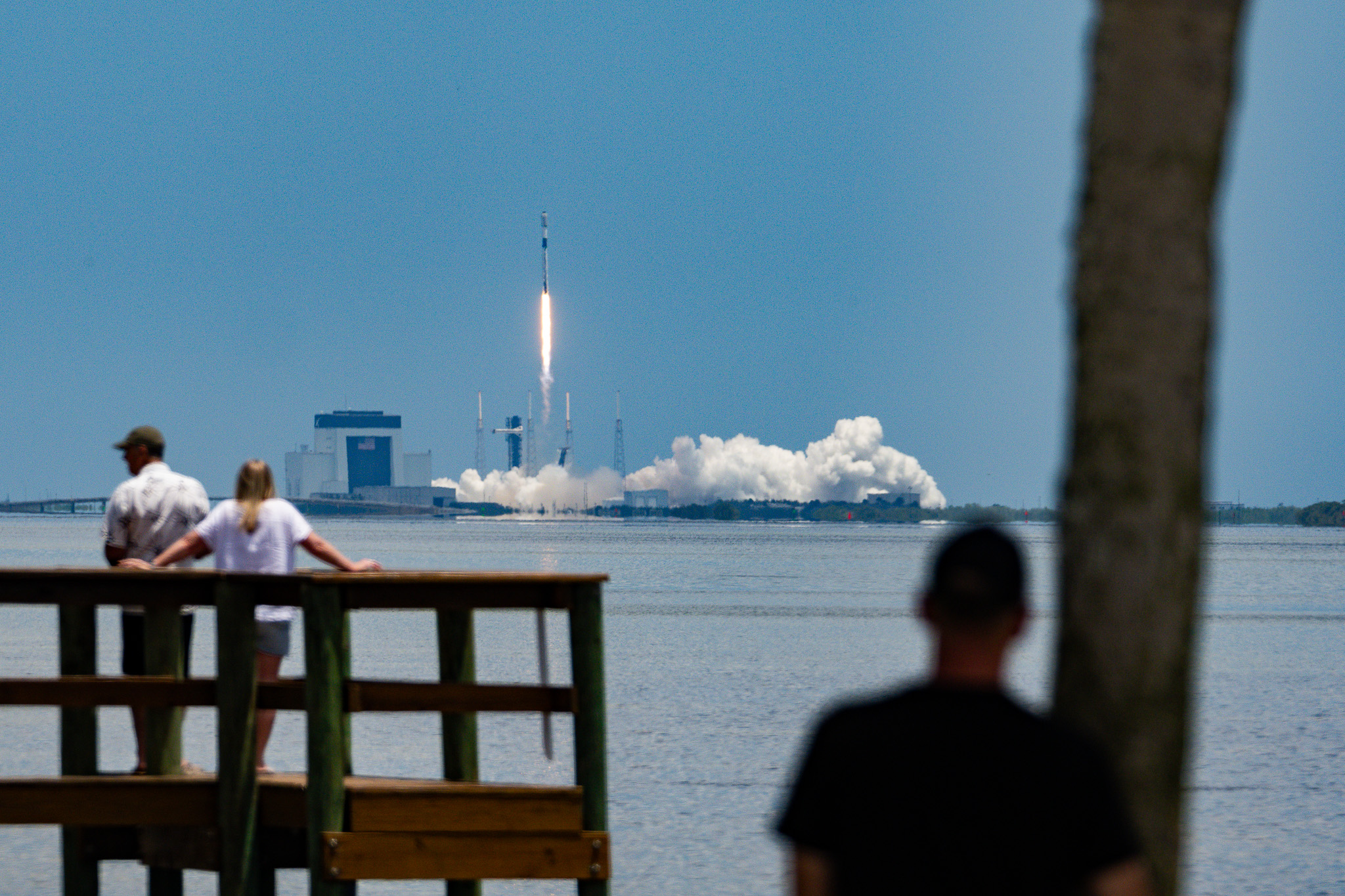 Launch Report: SpaceX Sends Starlink 6-67 To Orbit In A Lunchtime Launch