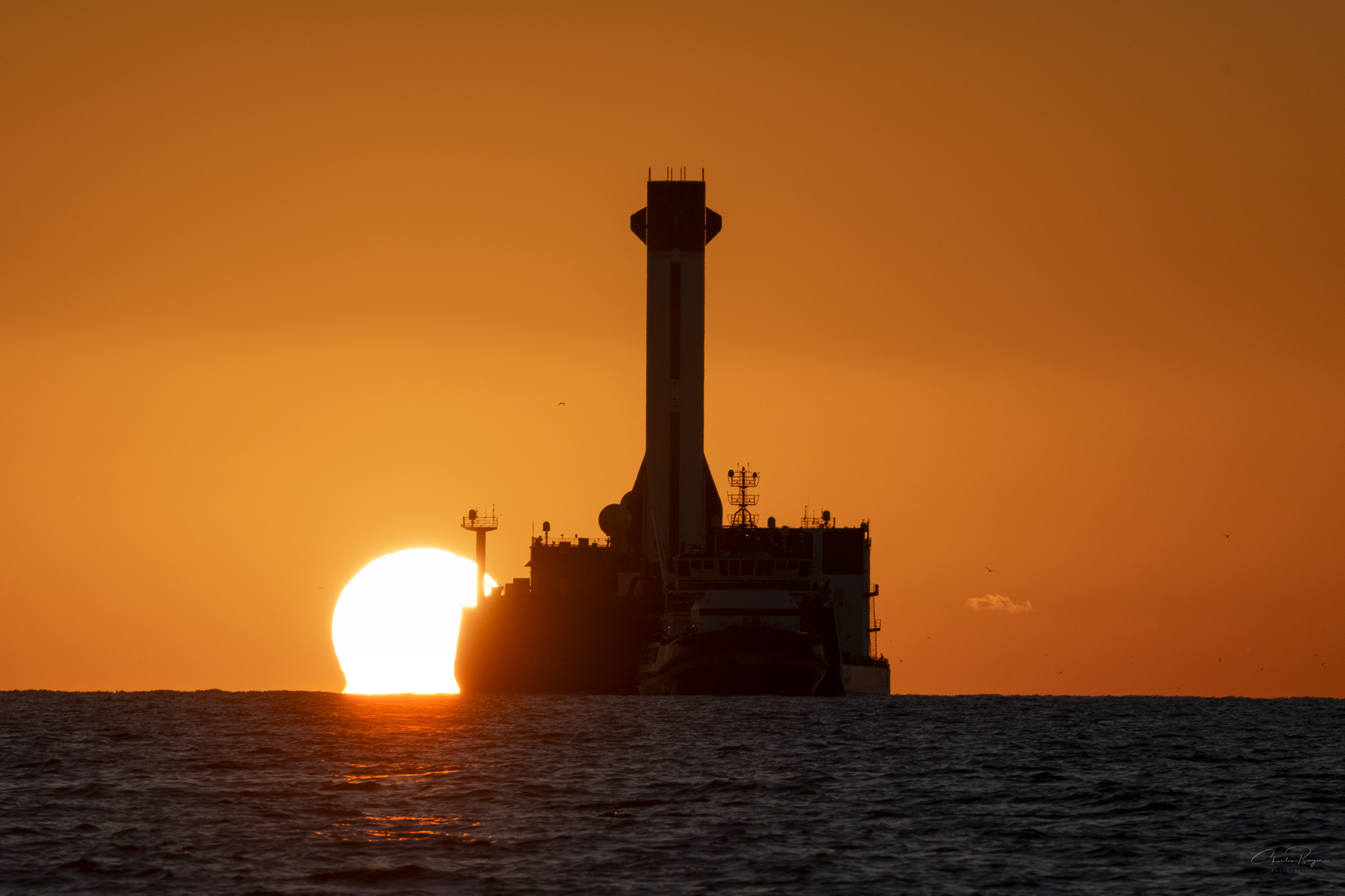 Blue Origin’s ‘Jacklyn’ Returns To Port With New Glenn Booster Aboard