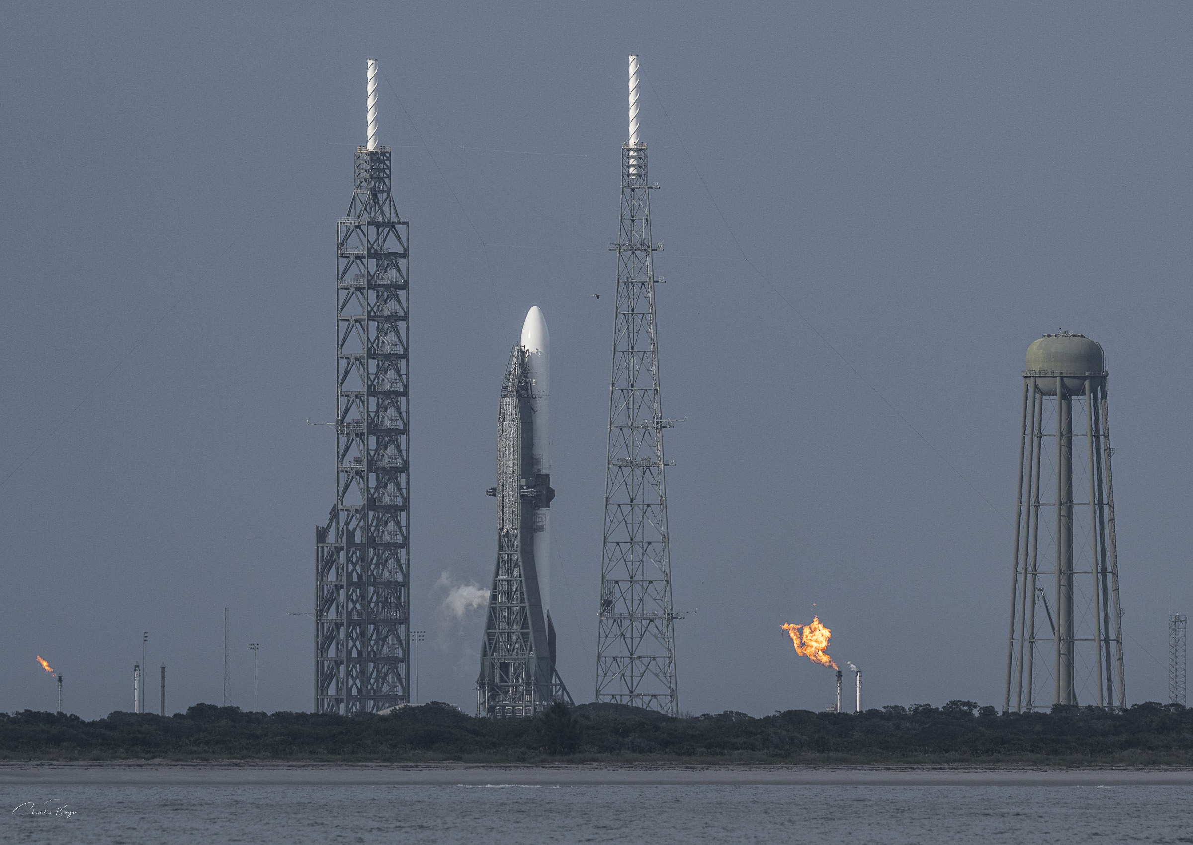 “Sunny Rain” Forces Blue Origin To Scub New Glenn On Sunday, Next Attempt On Wednesday