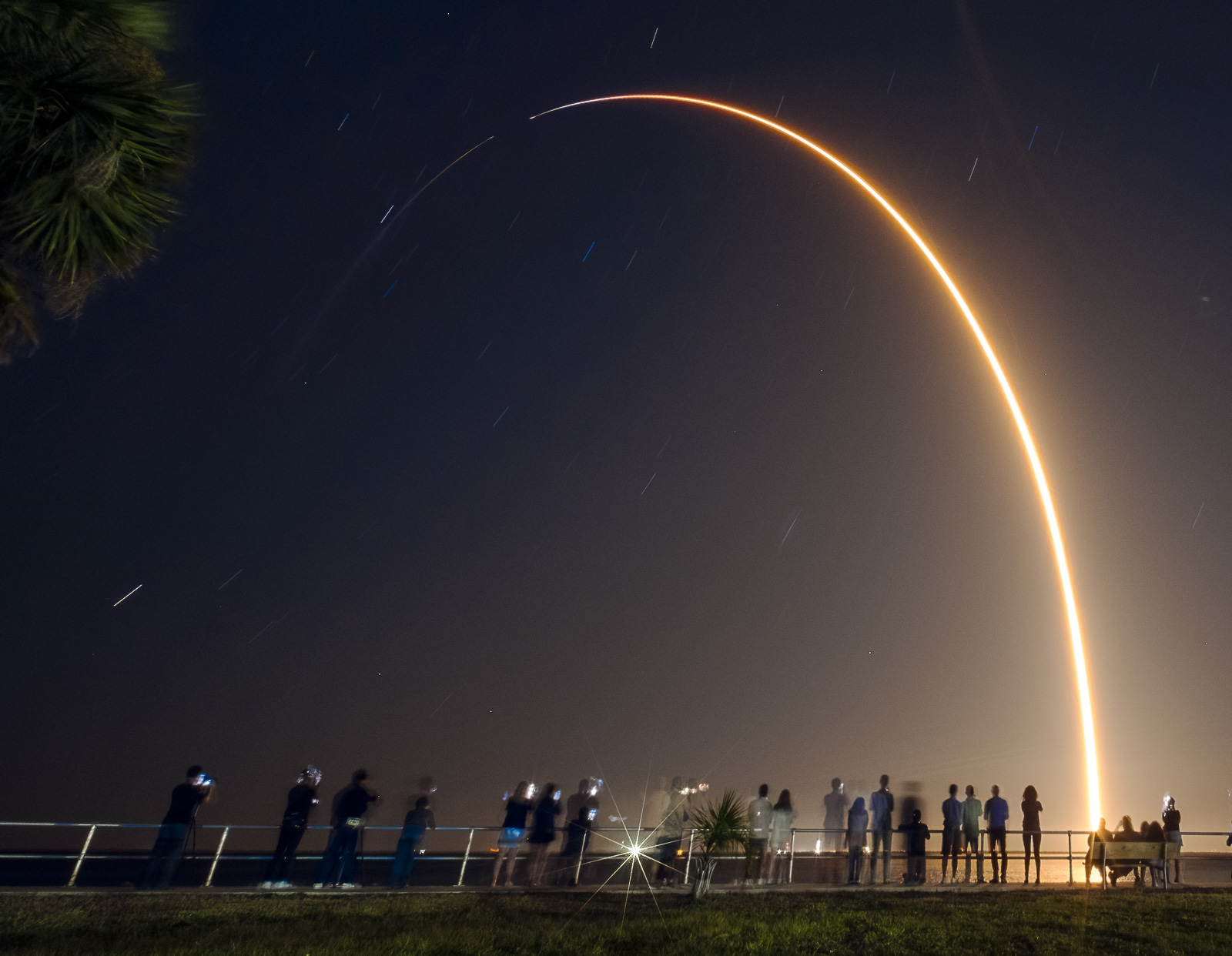 How To Take A Launch Streak Photograph