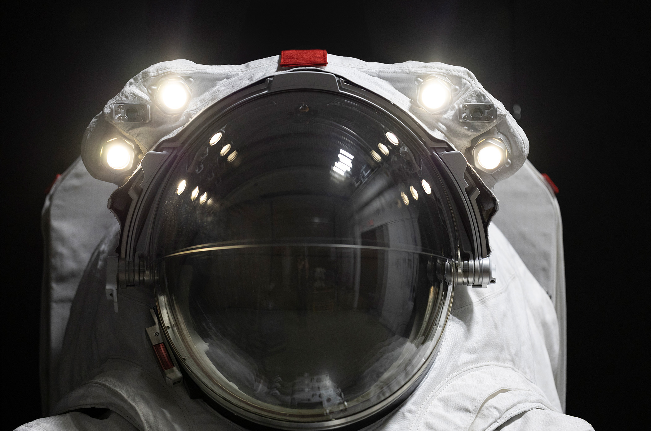 Axiom’s Spacesuit: “We’re going to be ready for the Artemis mission”